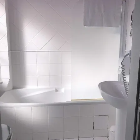 Logis Restaurant Le Rendez-vous Des Copains 호텔 Logelheim